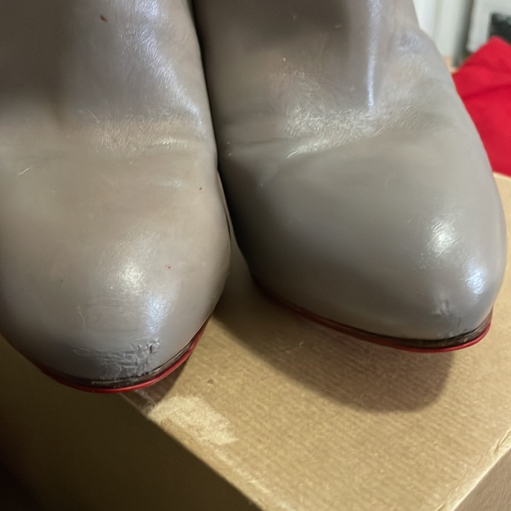 Red bottoms - Picture 2 of 6